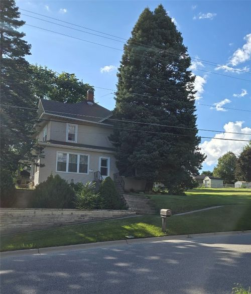 410 Ella St, Riverside, IA, 52327-4716 | Card Image