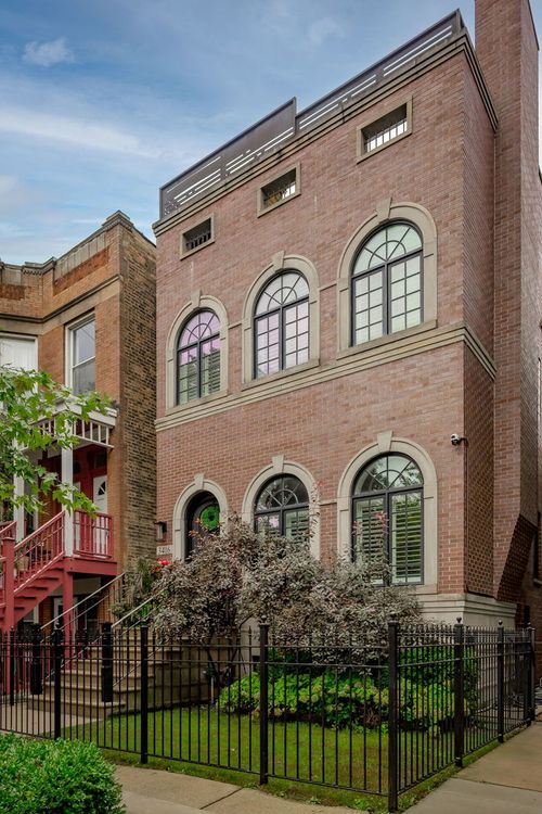 3416 N Leavitt St, Chicago, IL, 60618-6014 | Card Image