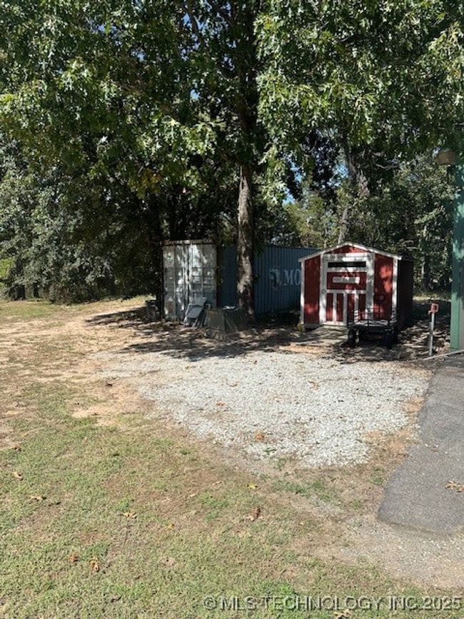 705 D St, House other with 3 bedrooms, 2 bathrooms and null parking in Calvin OK | Image 12