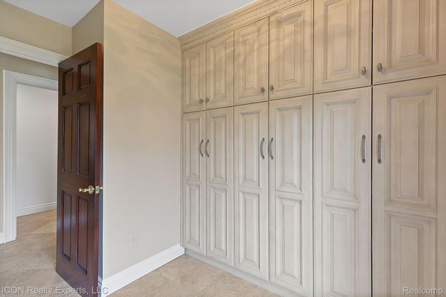 5215 Deer Run Cir, House other with 5 bedrooms, 7 bathrooms and null parking in Orchard Lake MI | Image 24