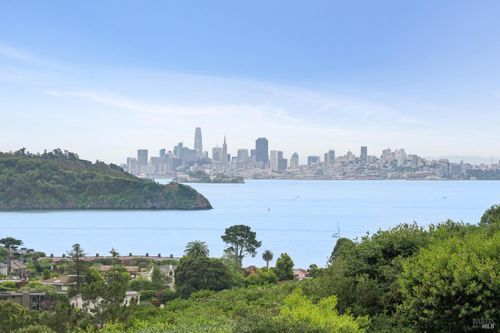 121 Red Hill Cir, Tiburon, CA, 94920-1711 | Card Image