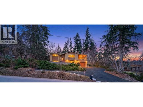 3111 Cedar Dr, Sorrento, BC, V0E2W2 | Card Image
