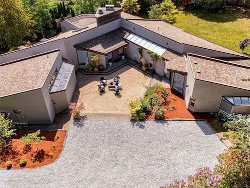 596 Towner Rd, North Saanich, BC, V8L5L8 | Card Image