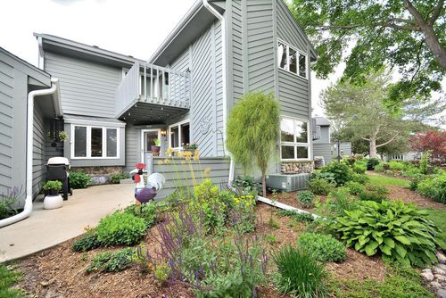 15651 W Ridge Road, New Berlin, WI, 53151 | Card Image