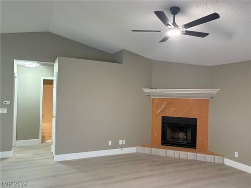 203-5430 Centurion Ct, Las Vegas, NV, 89122-7317 | Card Image