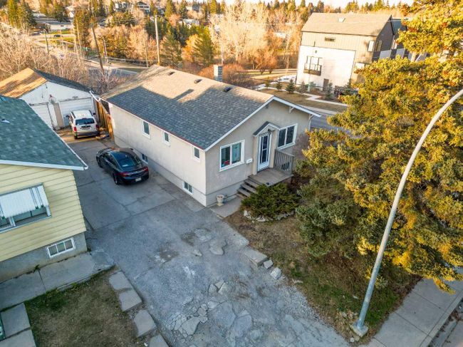 1504 23 Avenue Nw, Home with 2 bedrooms, 2 bathrooms and 5 parking in Calgary AB | Image 11