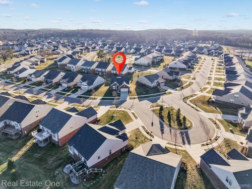 1155 Lark St, Lake Orion, MI, 48360-2540 | Card Image