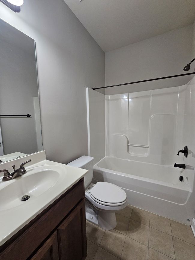APT-111 - 1040 Charlie Daniels Pkwy, Condo with 2 bedrooms, 2 bathrooms and 2 parking in Mount Juliet TN | Image 17