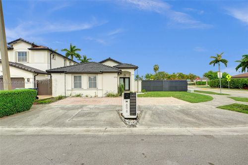 898 Nw 131st Ave, Miami, FL, 33182-2395 | Card Image