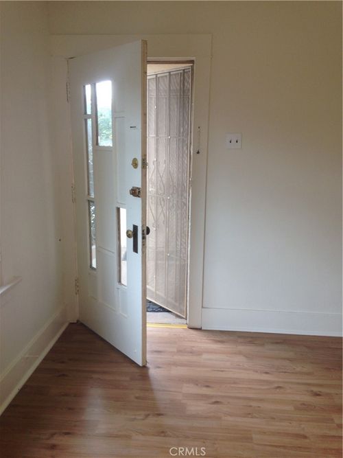 1232 E Broadway, Long Beach, CA, 90802-4729 | Card Image