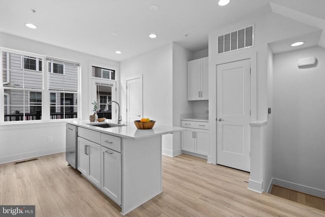 7374 Blade Dr, Townhouse with 3 bedrooms, 4 bathrooms and null parking in FALLS CHURCH VA | Image 10
