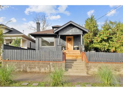 5437 Ne 28 Th Ave, House other with 3 bedrooms, 2 bathrooms and null parking in Portland OR | Image 1