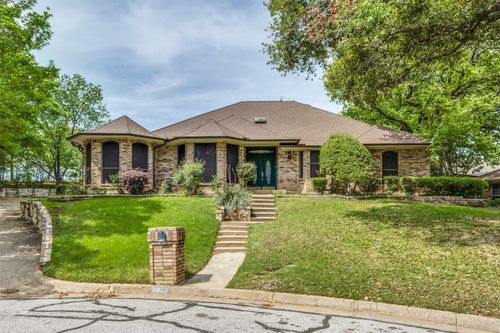 3910 Cross Bend Ct, Arlington, TX, 76016-3831 | Card Image