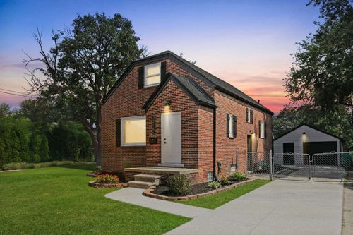 22166 Donald Ave, Eastpointe, MI, 48021-5105 | Card Image