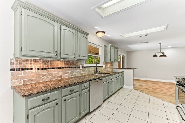1807 Iris Ln, House other with 4 bedrooms, 3 bathrooms and 4 parking in Cedar Park TX | Image 12