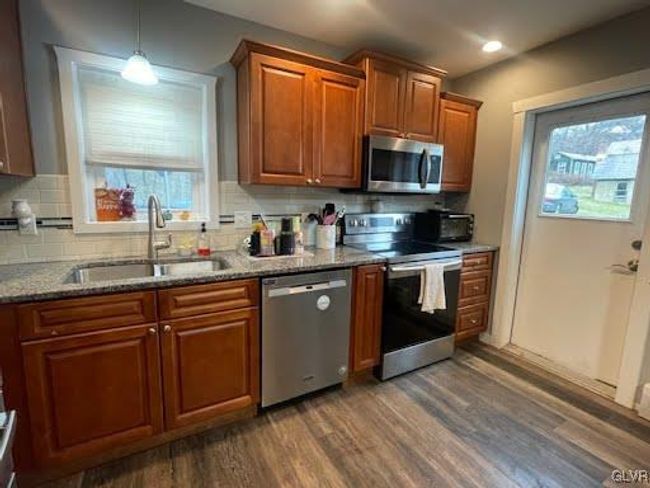 4402 Kitchen | Image 26