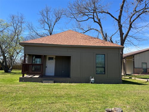 1711 Oriental St, Bonham, TX, 75418-2619 | Card Image