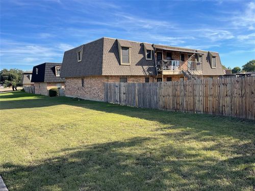 9519 Westpark Drive, Benbrook, TX, 76126 | Card Image