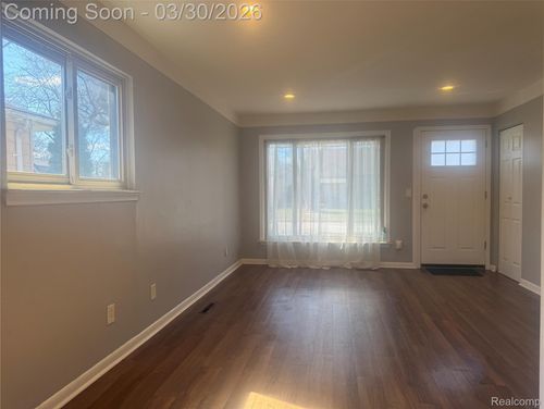 4631 Ziegler St, Dearborn Heights, MI, 48125-3143 | Card Image