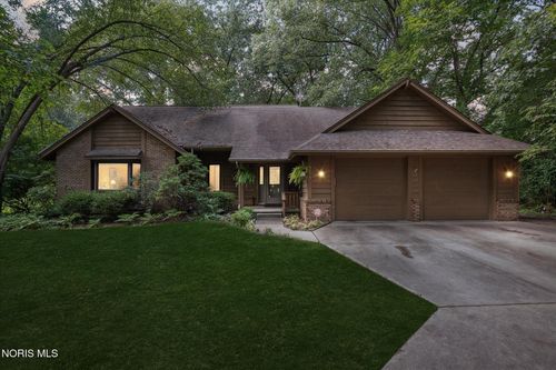 6155 Cross Trails Rd, Sylvania, OH, 43560-1715 | Card Image