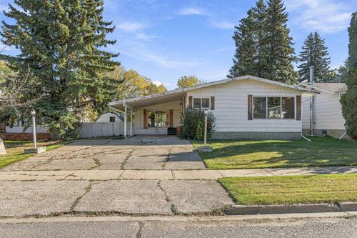 3305 55 Ave, Lloydminster, AB, T9V1K6 | Card Image