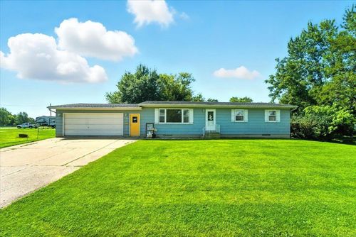 235 Adams St, Maynard, IA, 50655-7712 | Card Image