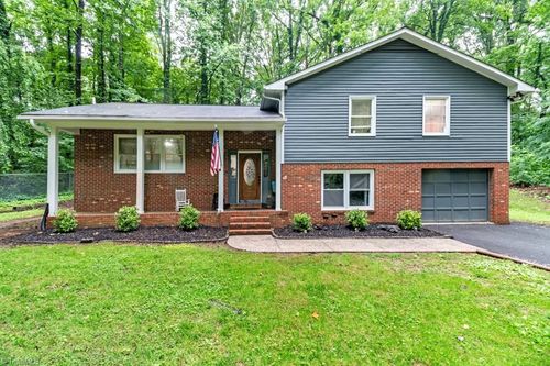 240 Creekwood Dr, Advance, NC, 27006-9414 | Card Image