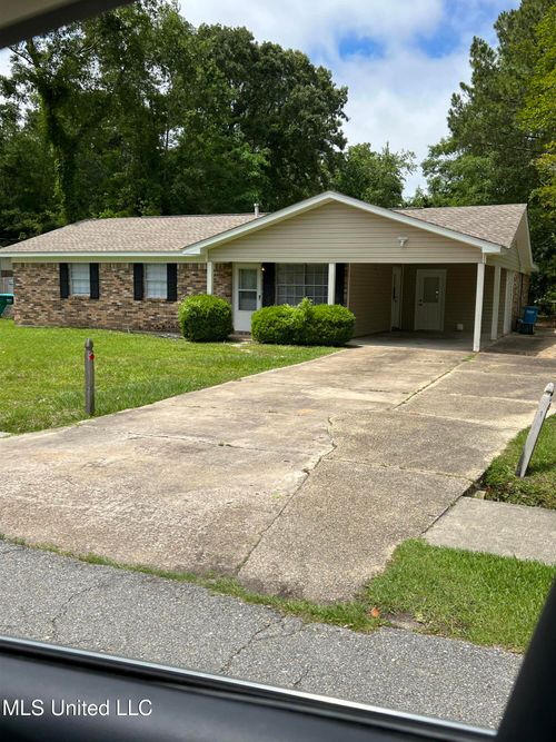 404 Hanley Rd, Ocean Springs, MS, 39564-4226 | Card Image