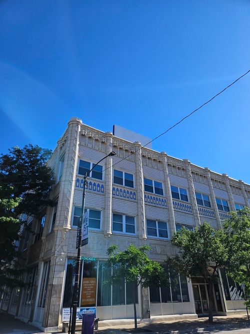 203-809 N Racine Ave, Chicago, IL, 60642-4156 | Card Image
