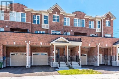 10578 Bathurst St, Vaughan, ON, L6A4Y4 | Card Image