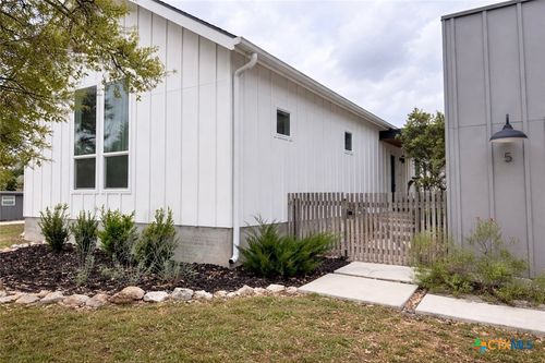 5 Cripple Creek Ct, Wimberley, TX, 78676-2002 | Card Image