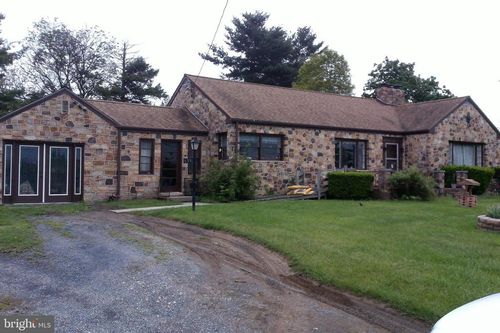 699 Front Royal Pike, Winchester, VA, 22602-7323 | Card Image