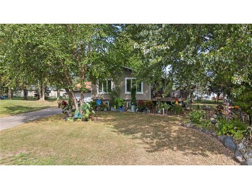 110 Pine Cir, SOMERSET, WI, 54025-9680 | Card Image