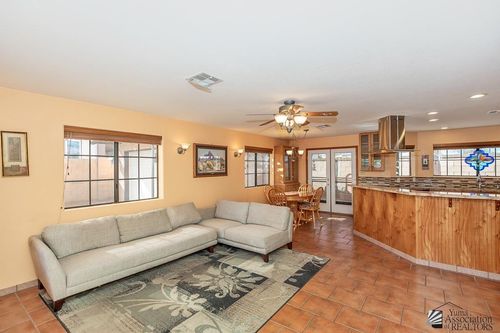 10330 S Summer Ave, Yuma, AZ, 85365-6131 | Card Image