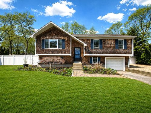 104 Seagate Ln, Hyannis, MA, 02601-3419 | Card Image