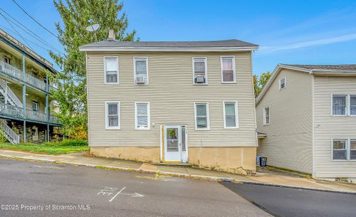 916 W Linden St, Scranton, PA, 18504-3600 | Card Image