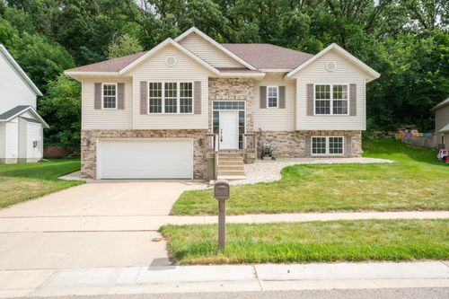 1016 Southern Woods Pl Sw, Rochester, MN, 55902-1845 | Card Image