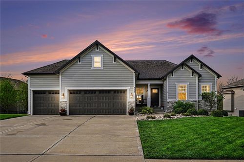 603 Rock Bridge Ct, Smithville, MO, 64089-8009 | Card Image