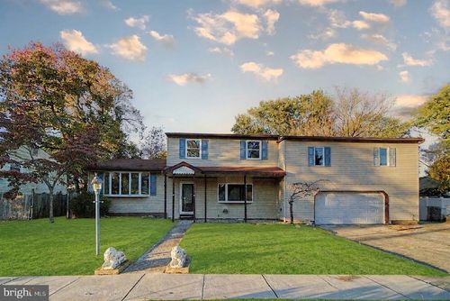 18 Gilbert Ct, WILLIAMSTOWN, NJ, 08094-1205 | Card Image