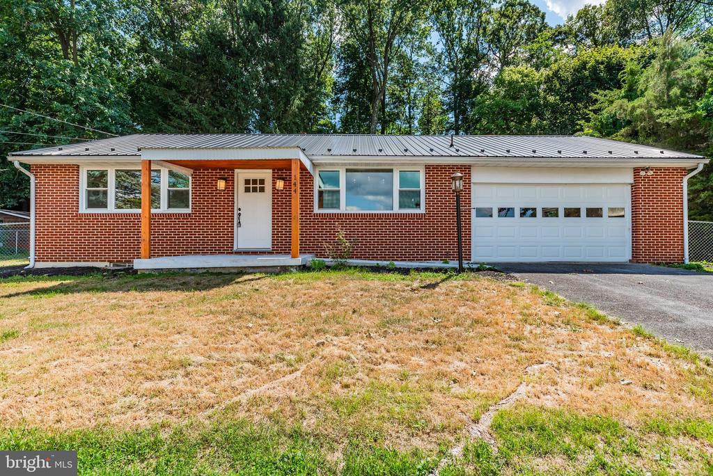 Mcdermott St, Chambersburg, PA 17202