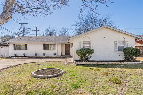 7604 S College Cir, North Richland Hills, TX, 76180-6421 | Card Image
