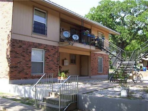 apt-4-208 N Vandeveer St, Burnet, TX, 78611-2564 | Card Image