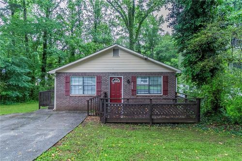 2045 Scarbrough Dr, Stone Mountain, GA, 30088-4417 | Card Image