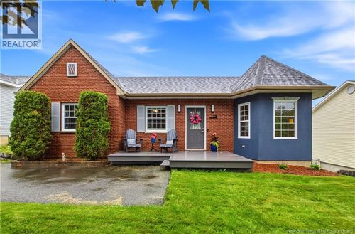 25 Glen Eyre Crt, Fredericton, NB, E3C2P7 | Card Image