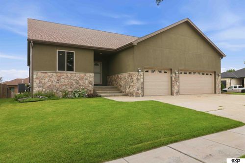 2727 Shadowbrook Dr, Lincoln, NE, 68516-7757 | Card Image