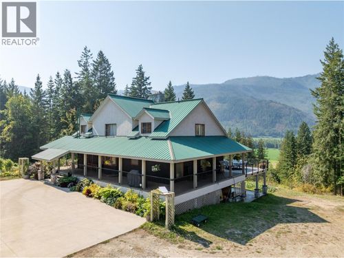 1403 Notch Hill Rd, Sorrento, BC, V0E2W1 | Card Image