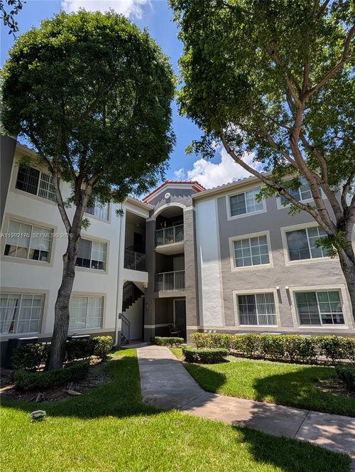 203-6831 Sw 44th St, Miami, FL, 33155-4877 | Card Image