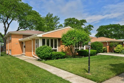 9414 Ozanam Ave, Morton Grove, IL, 60053-1057 | Card Image