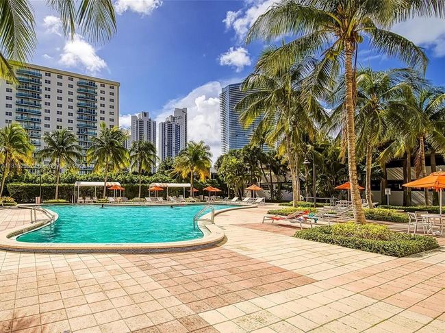 APT-510 - 19380 Collins Ave, Condo with 1 bedrooms, 2 bathrooms and null parking in Sunny Isles Beach FL | Image 11