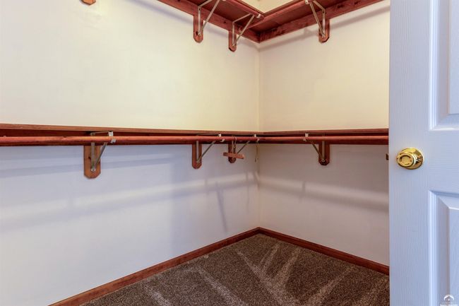 1306 S Raintree Dr, House other with 3 bedrooms, 2 bathrooms and null parking in Tonganoxie KS | Image 13